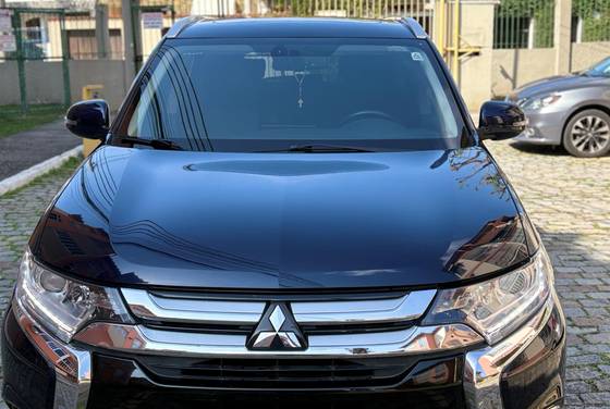 MITSUBISHI OUTLANDER 2.0 COMFORT 16V GASOLINA 4P AUTOMÁTICO MITSUBISHI OUTLANDER 2.0 COMFORT 16V GASOLINA 4P AUTOMÁTICO
